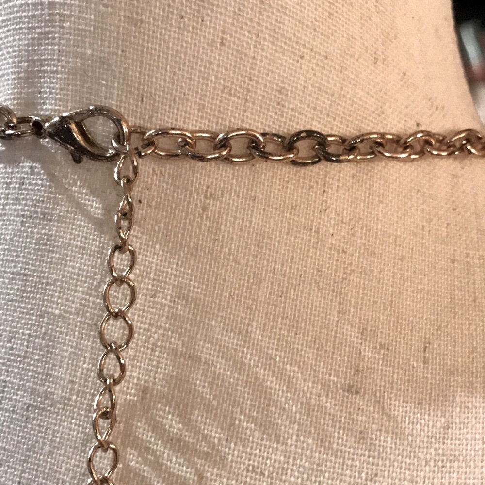 ❗️LAST CHANCE- Sparkly Faceted Bib Statement Necklace - Picture 6 of 9